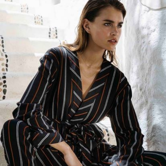 NEW-Billabong Secret tells Wrap Top - Picture 1 of 11